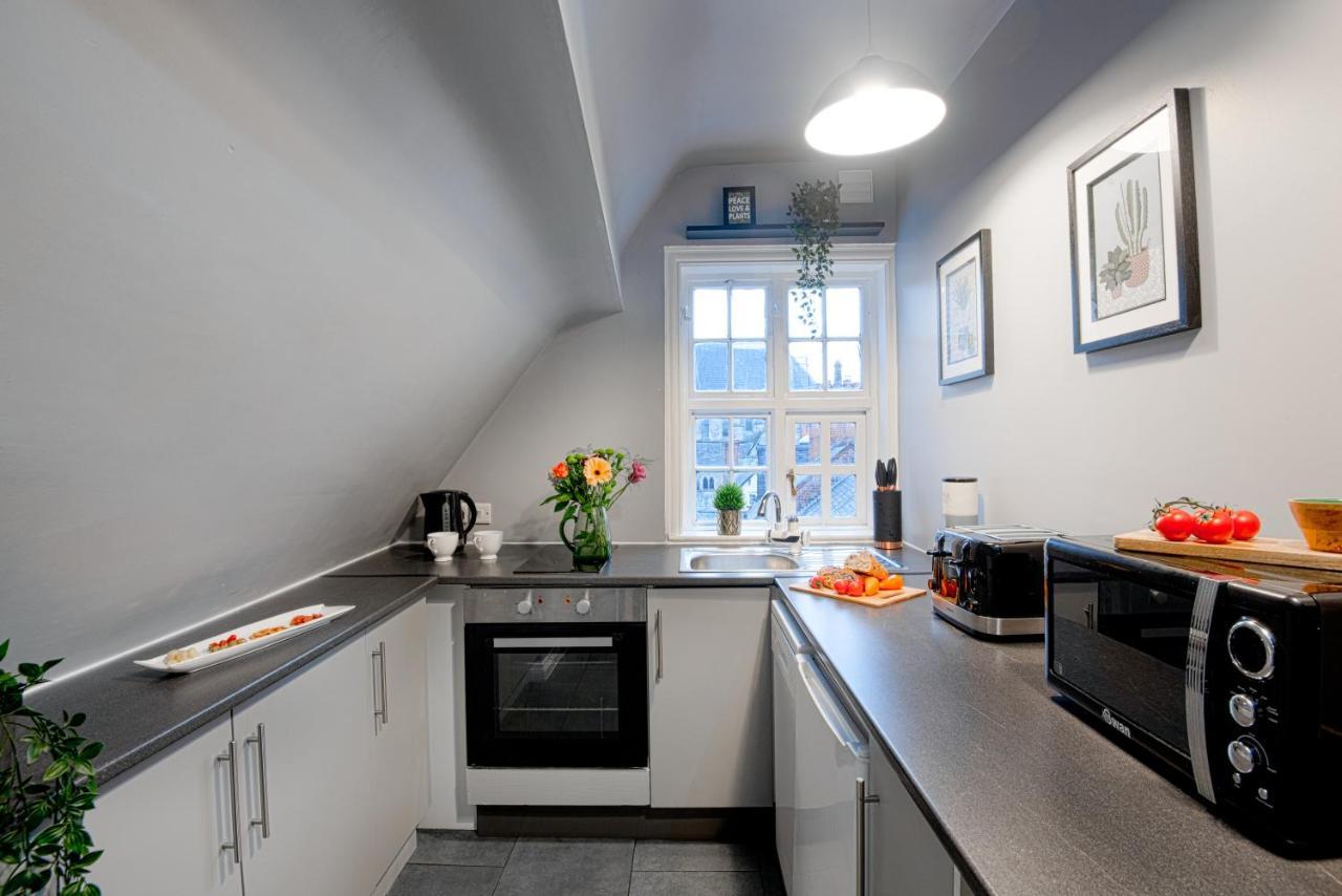 The Lombard House - Sleeps Up To 12 * Chester